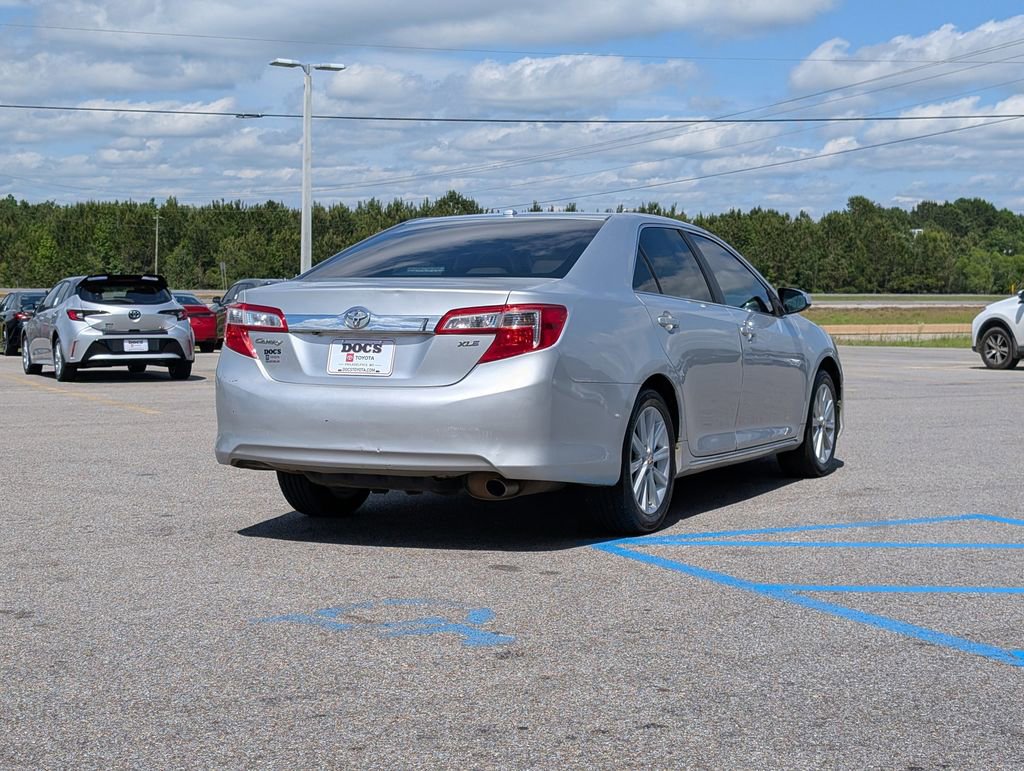 Used 2013 Toyota Camry XLE w/ Convenience Pkg FWD image 5