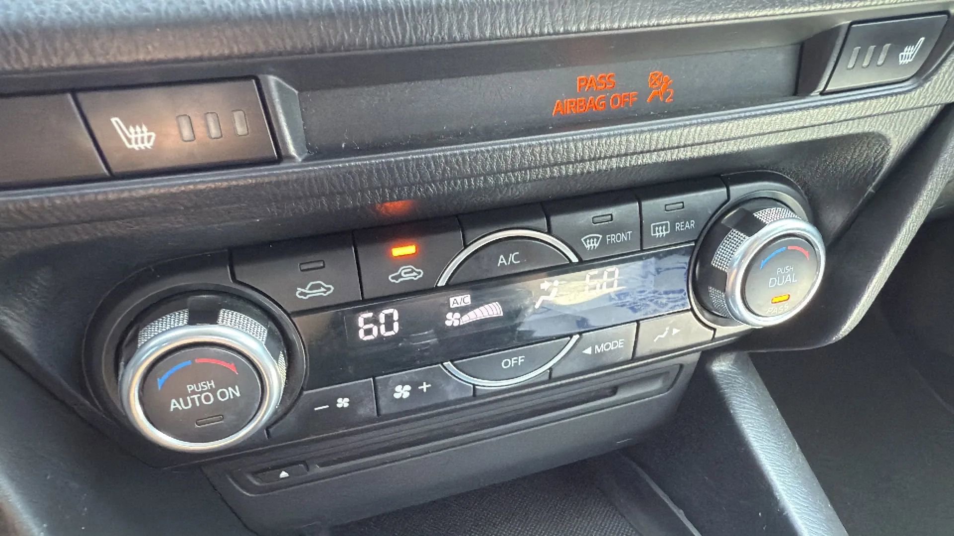 Used 2014 MAZDA MAZDA3 i Grand Touring image 22