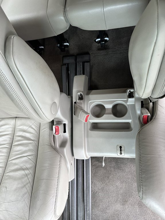 Used 2013 Toyota Sienna XLE image 16