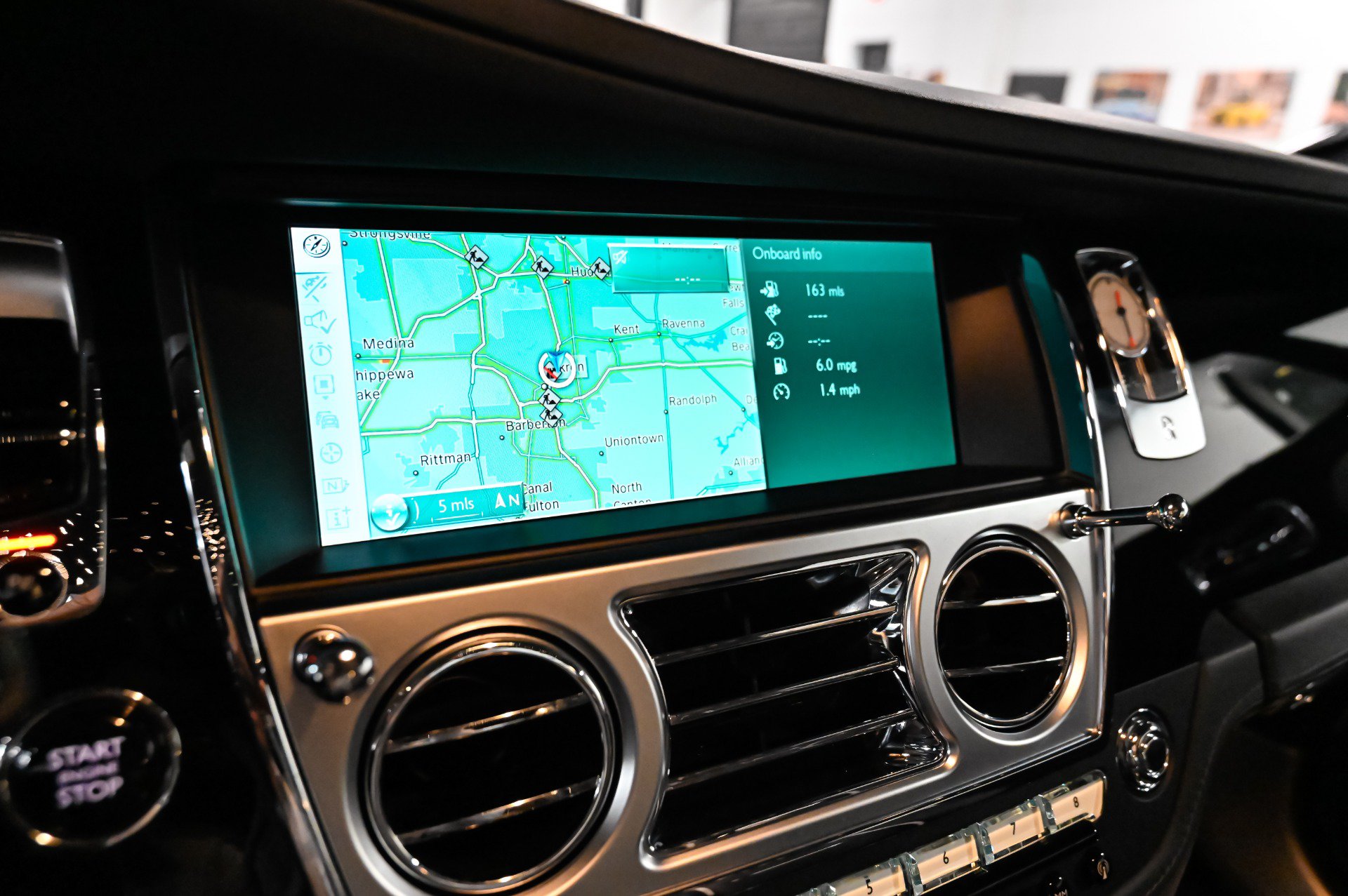 Used 2017 Rolls-Royce Wraith RWD image 10