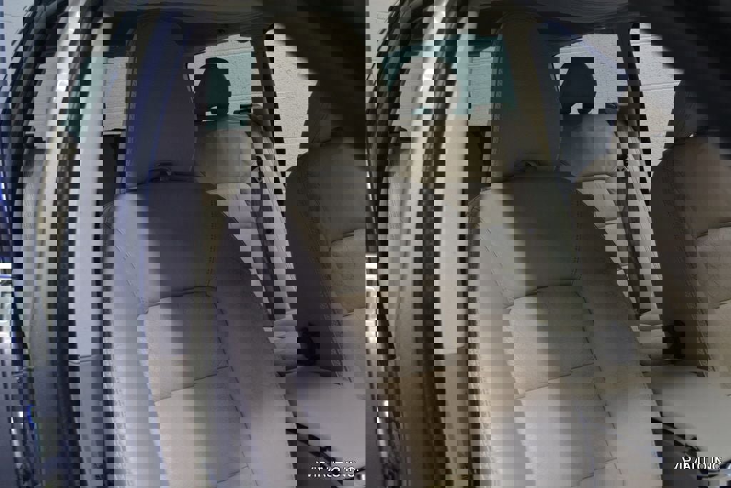 Used 2010 Volvo XC70 3.2 image 14