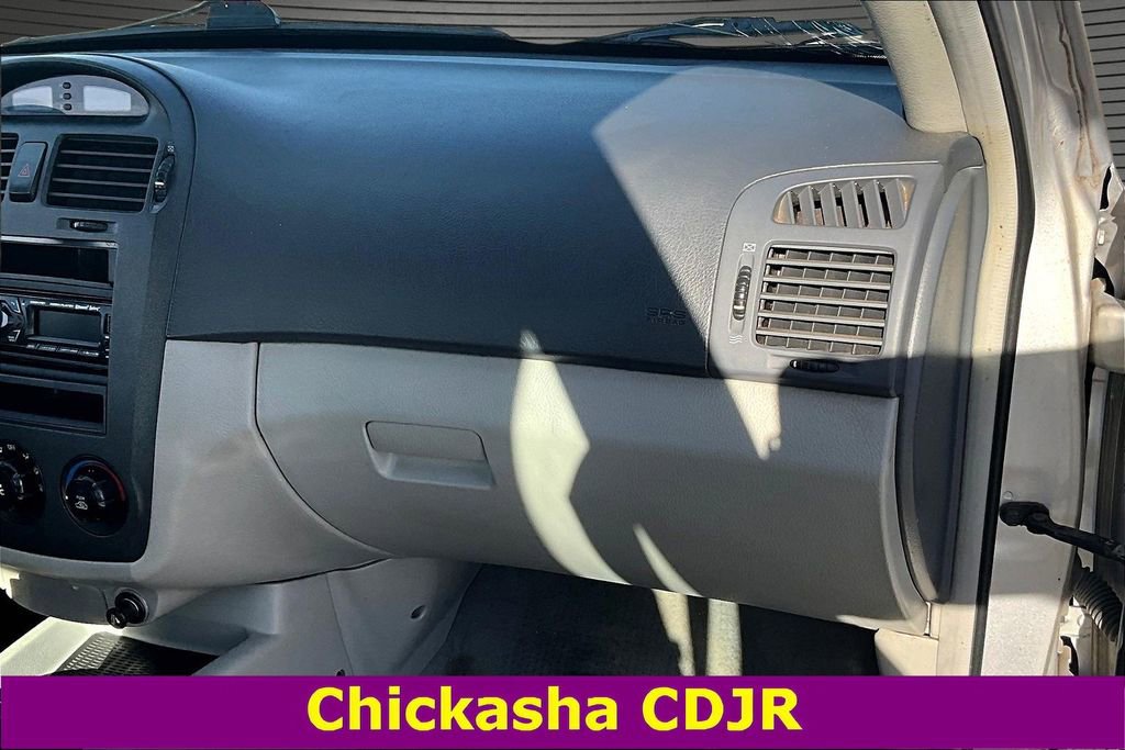 Used 2005 Kia Spectra image 24