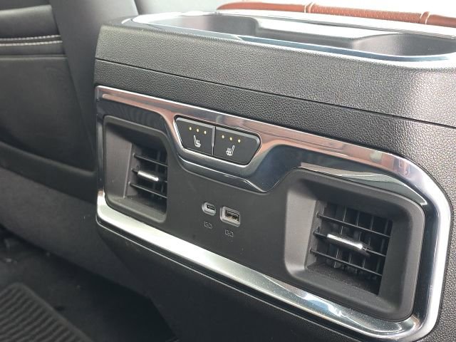 Used 2025 GMC Sierra 2500 Denali Ultimate image 18