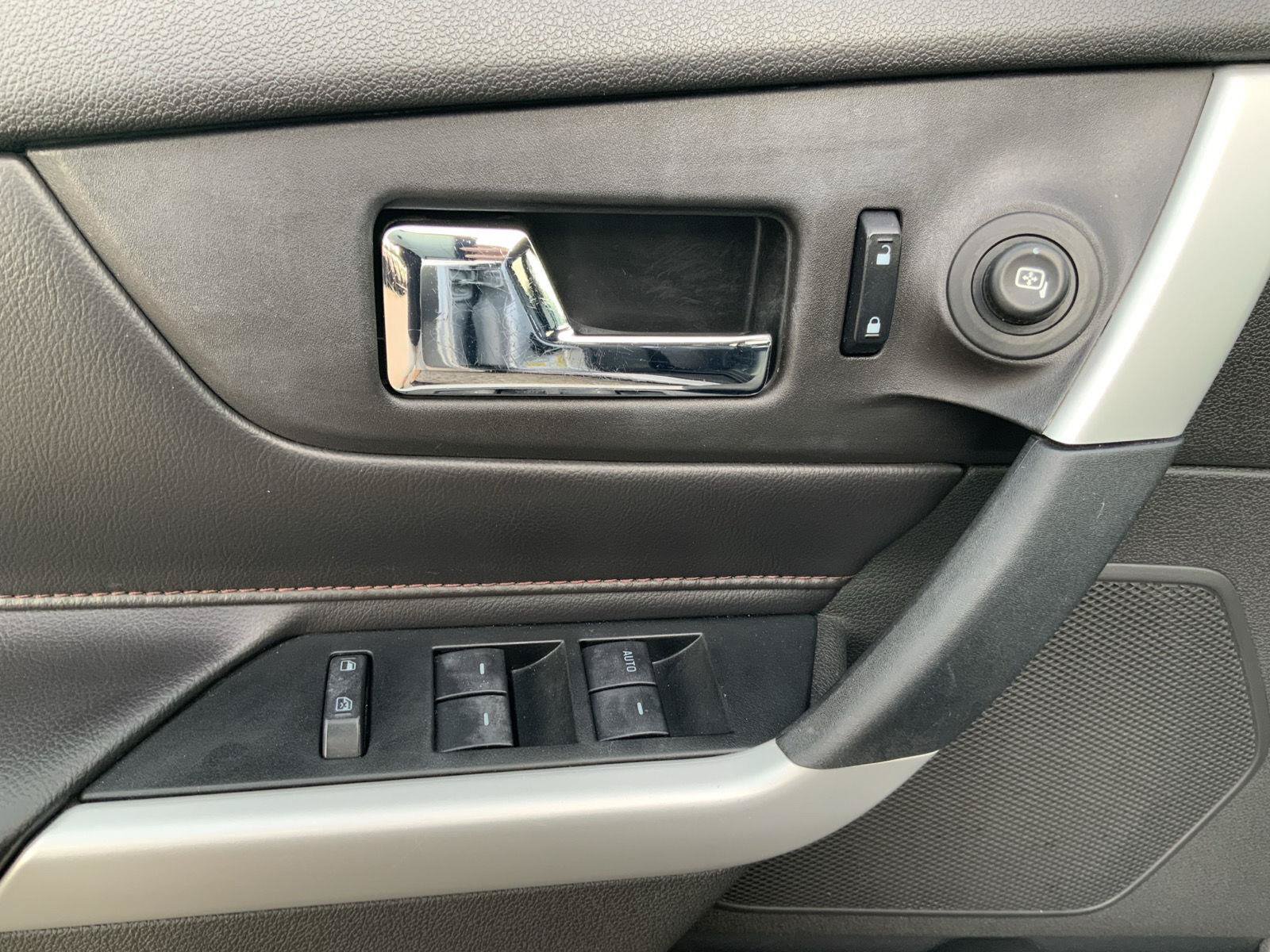 Used 2013 Ford Edge SEL FWD image 20