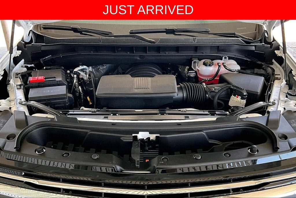 New 2026 Chevrolet Suburban LT w/ Comfort Package AWD/4WD image 9