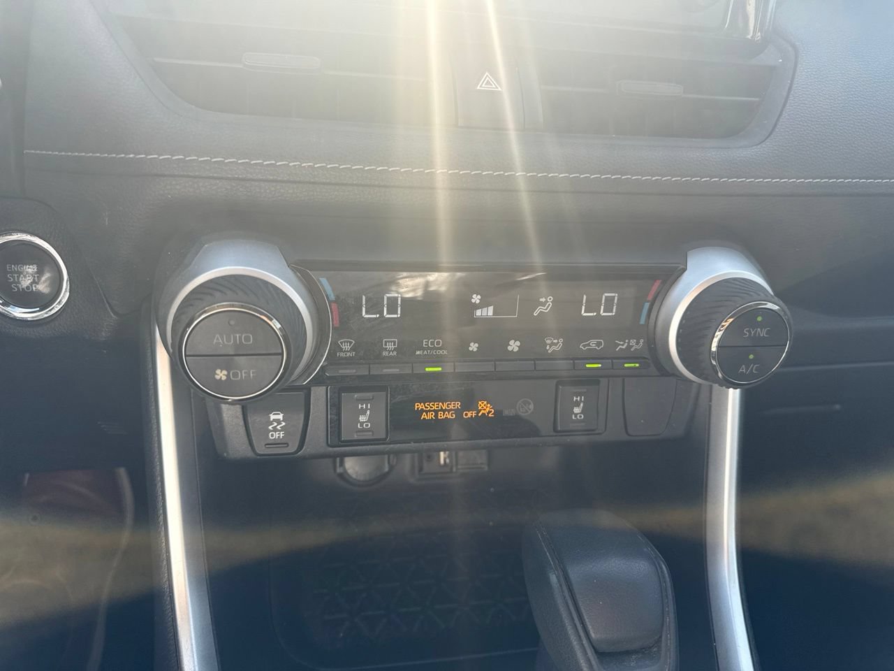 Used 2019 Toyota RAV4 XLE w/ Convenience Package FWD image 13