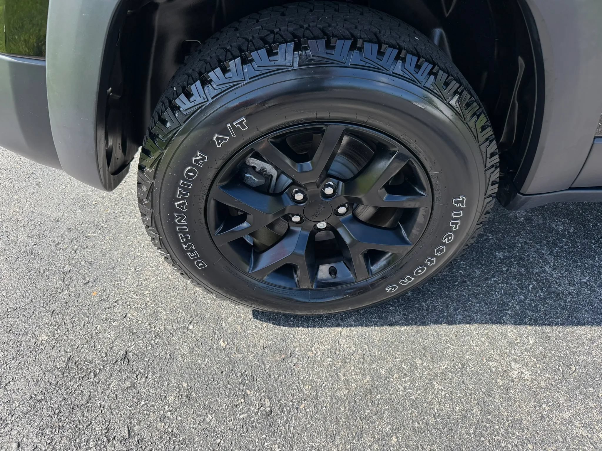 Used 2014 Jeep Cherokee Trailhawk w/ Technology Group AWD/4WD image 49
