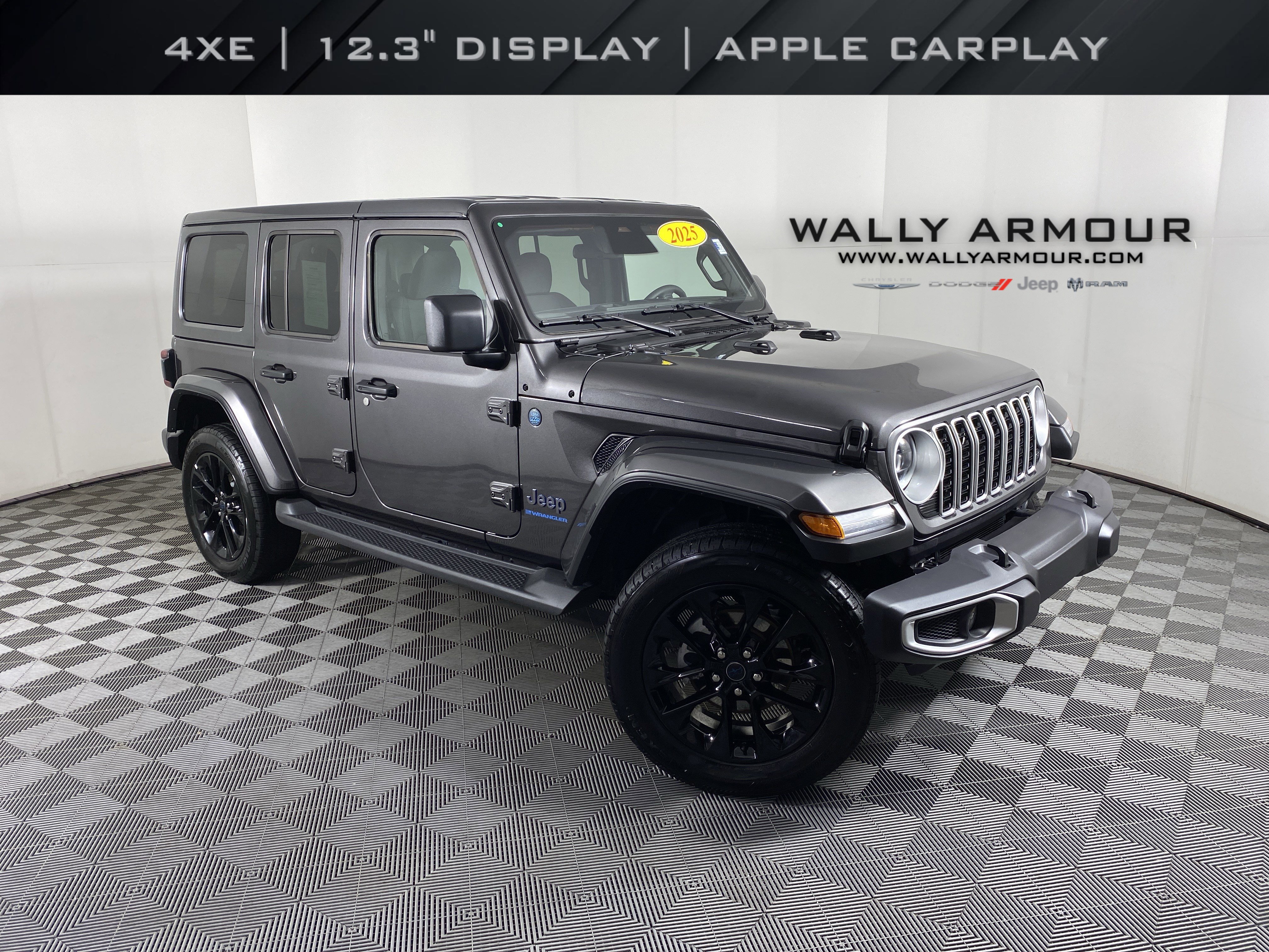 Used 2025 Jeep Wrangler Sahara AWD/4WD image 1