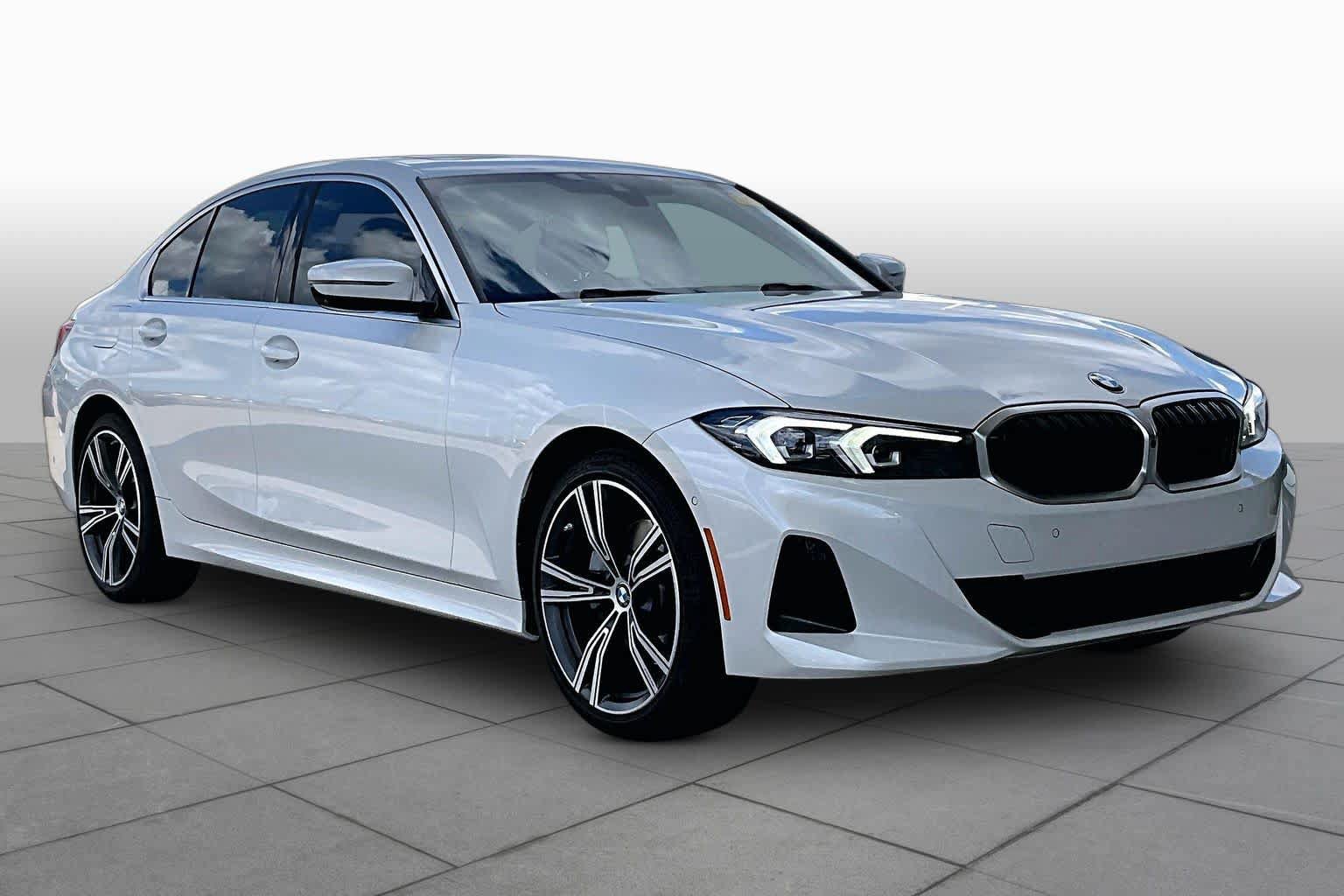 Used 2024 BMW 330i Sedan RWD image 3