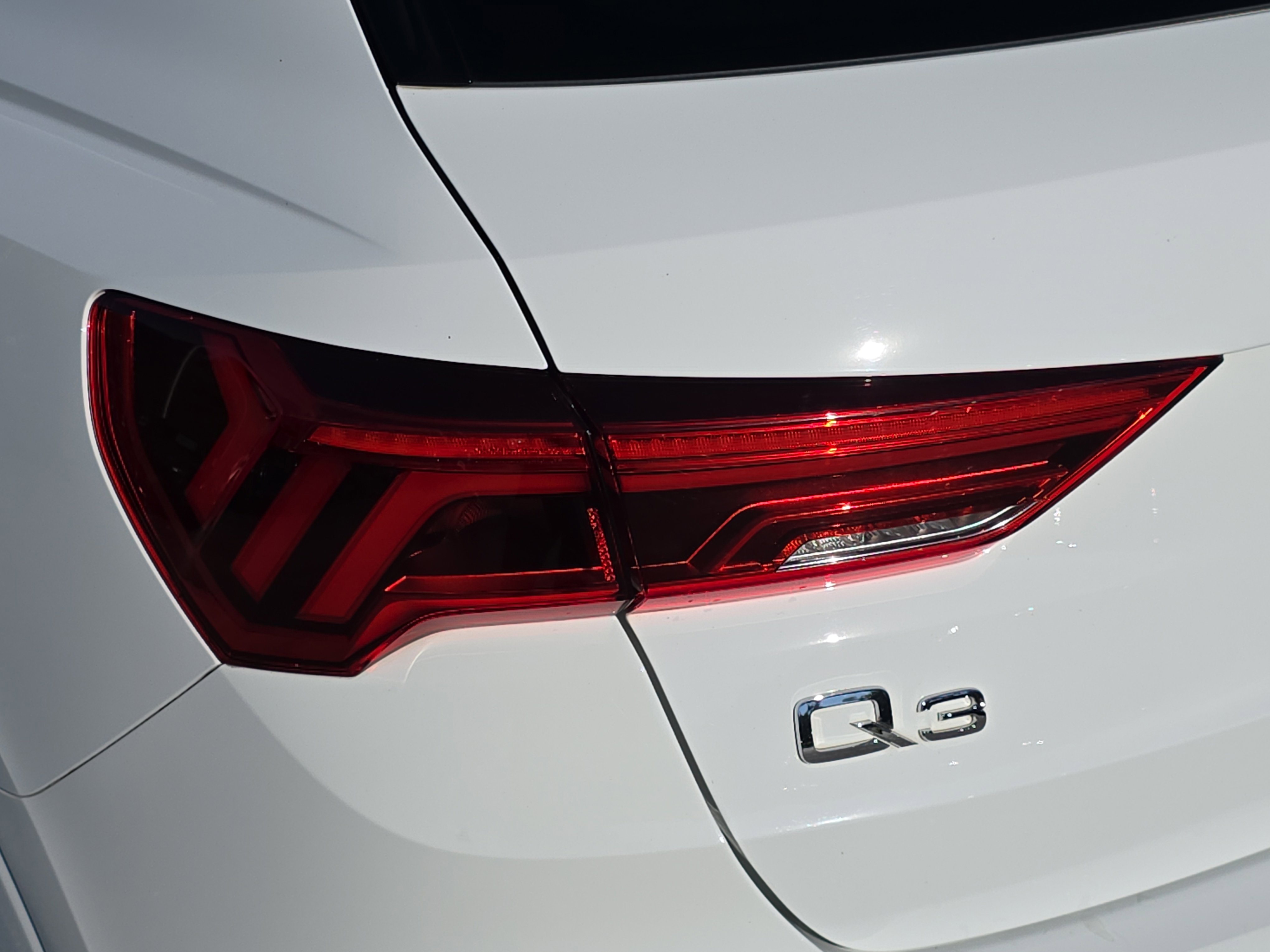 Used 2020 Audi Q3 2.0T Premium w/ Convenience Package AWD/4WD image 34