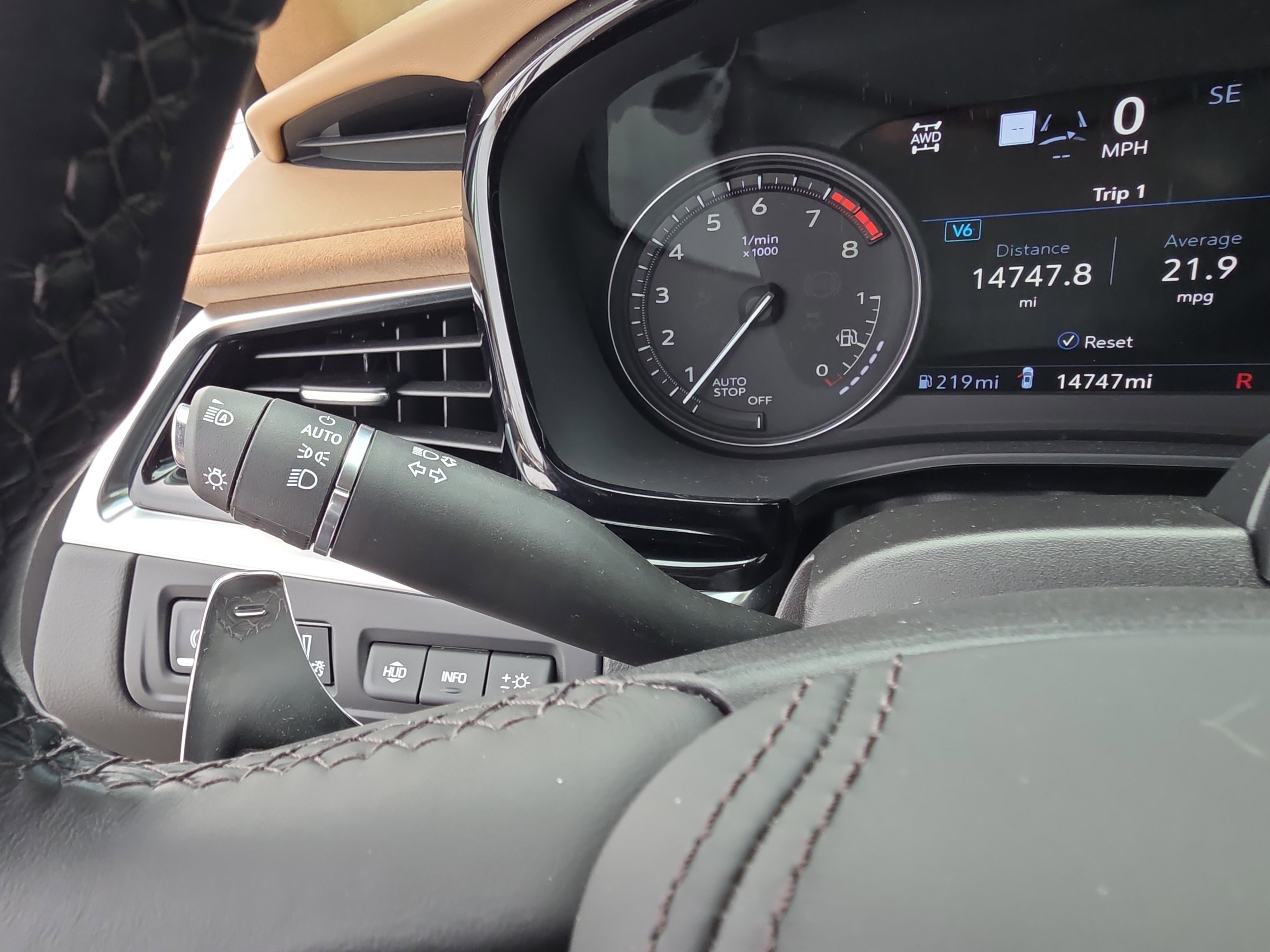 Used 2025 Cadillac XT6 Sport w/ Platinum Package image 23