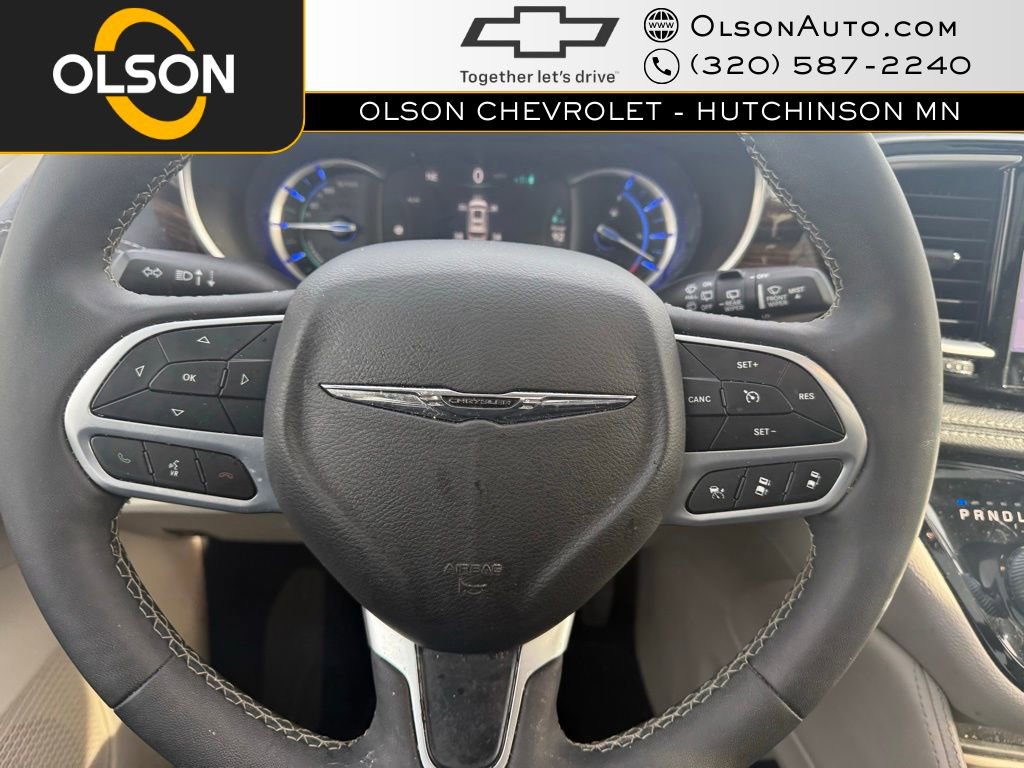 Used 2023 Chrysler Pacifica Limited image 17