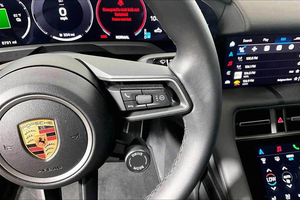 Used 2025 Porsche Taycan image 15