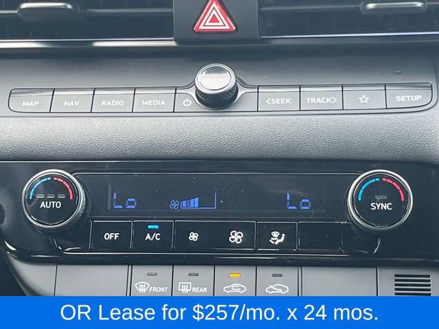 New 2025 Hyundai Elantra SEL image 27