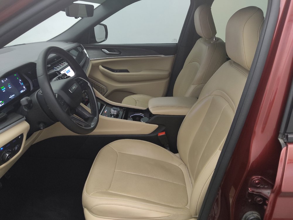 Used 2023 Jeep Grand Cherokee 4WD 4xe w/ Luxury Tech Group II image 17