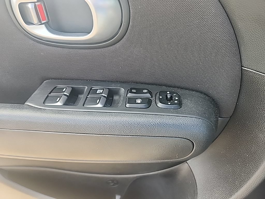 Used 2019 Kia Soul FWD image 26