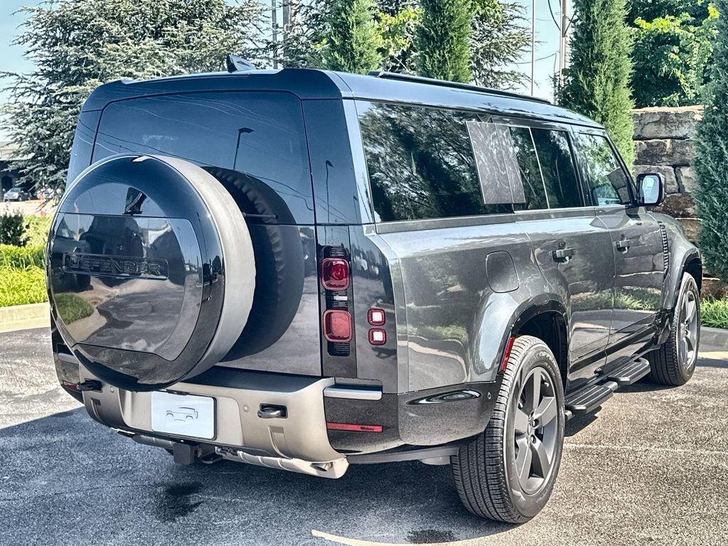 Certified 2025 Land Rover Defender 130 X-Dynamic SE image 5
