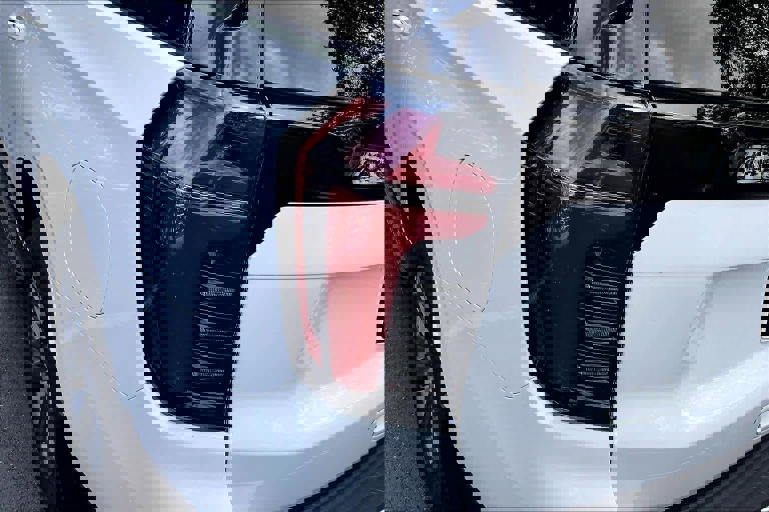 Certified 2025 Chevrolet Tahoe LS RWD image 29