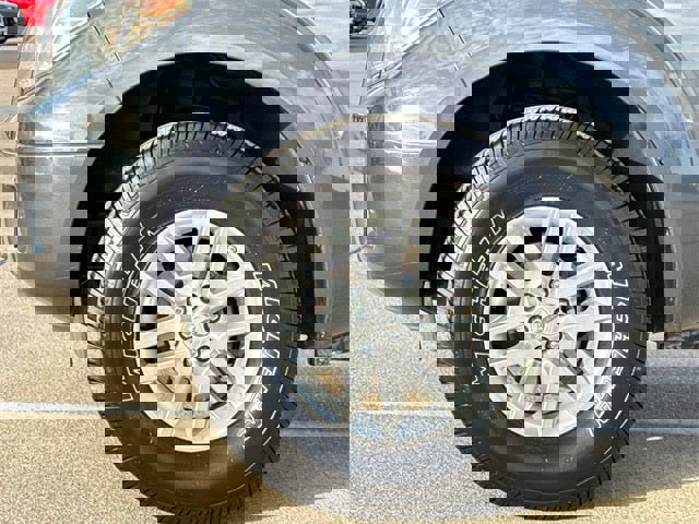 Used 2014 Nissan Frontier SV image 6