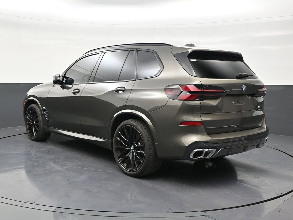Used 2025 BMW X5 M60i image 3
