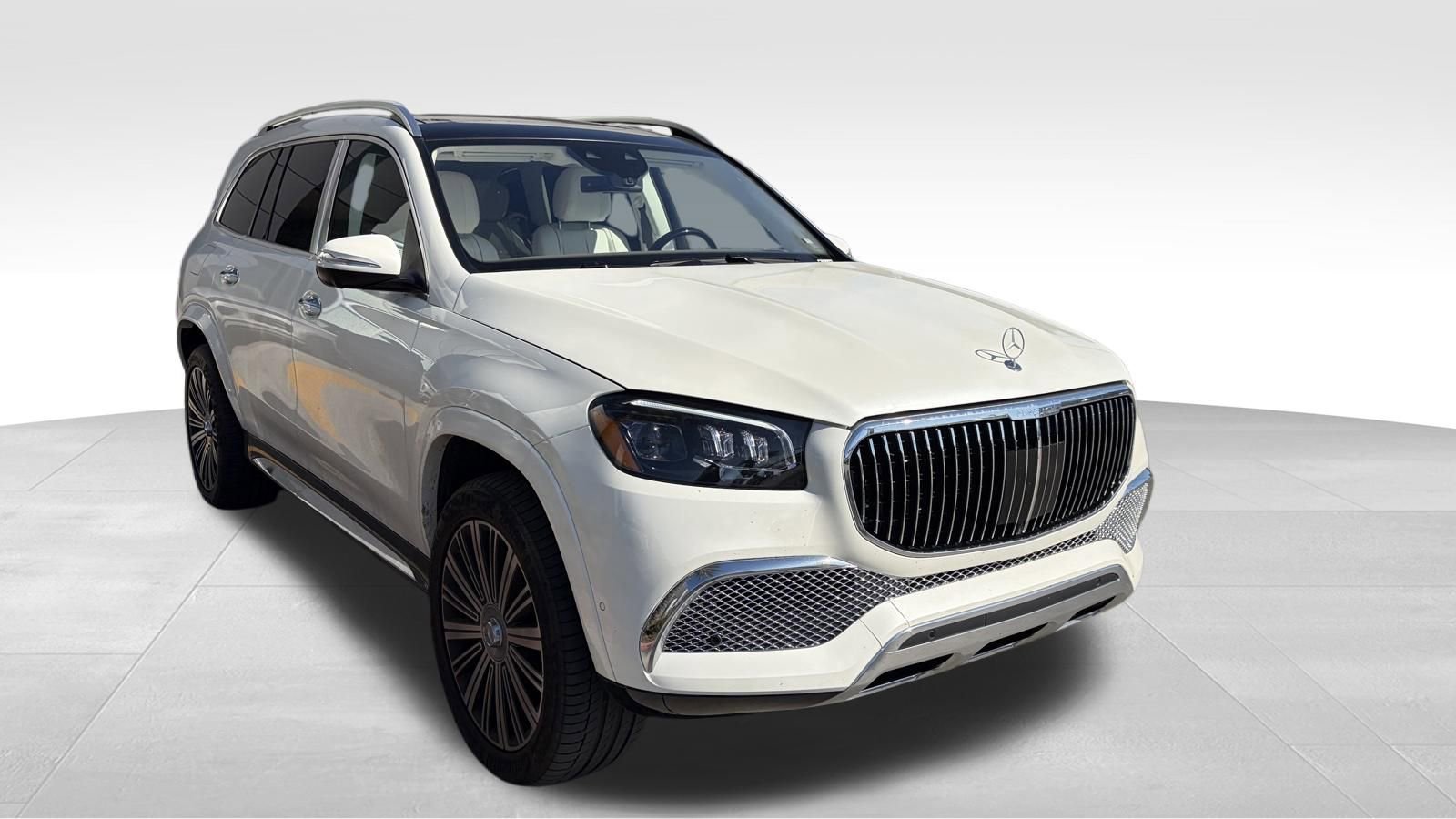 Used 2023 Mercedes-Benz Maybach GLS 600 4MATIC image 3