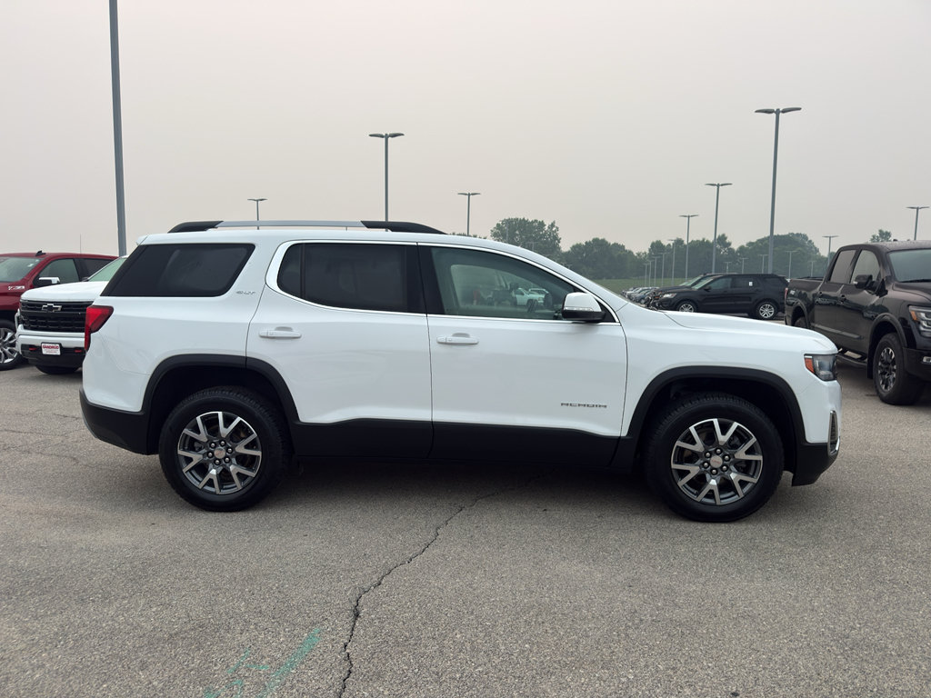 Certified 2023 GMC Acadia SLT w/ LPO, Floor Liner Package AWD/4WD image 4