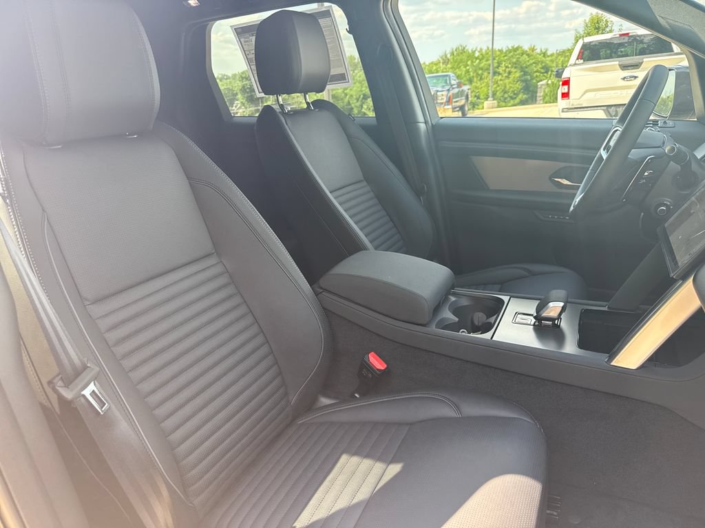 New 2026 Land Rover Discovery Sport Landmark AWD/4WD image 15