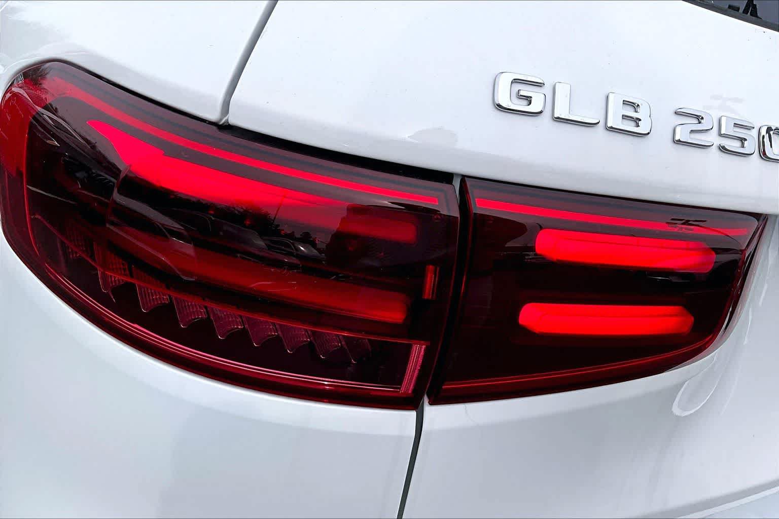 New 2026 Mercedes-Benz GLB 250 4MATIC image 6