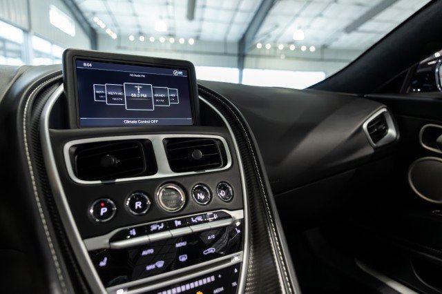 Used 2021 Aston Martin DB11 Volante image 34