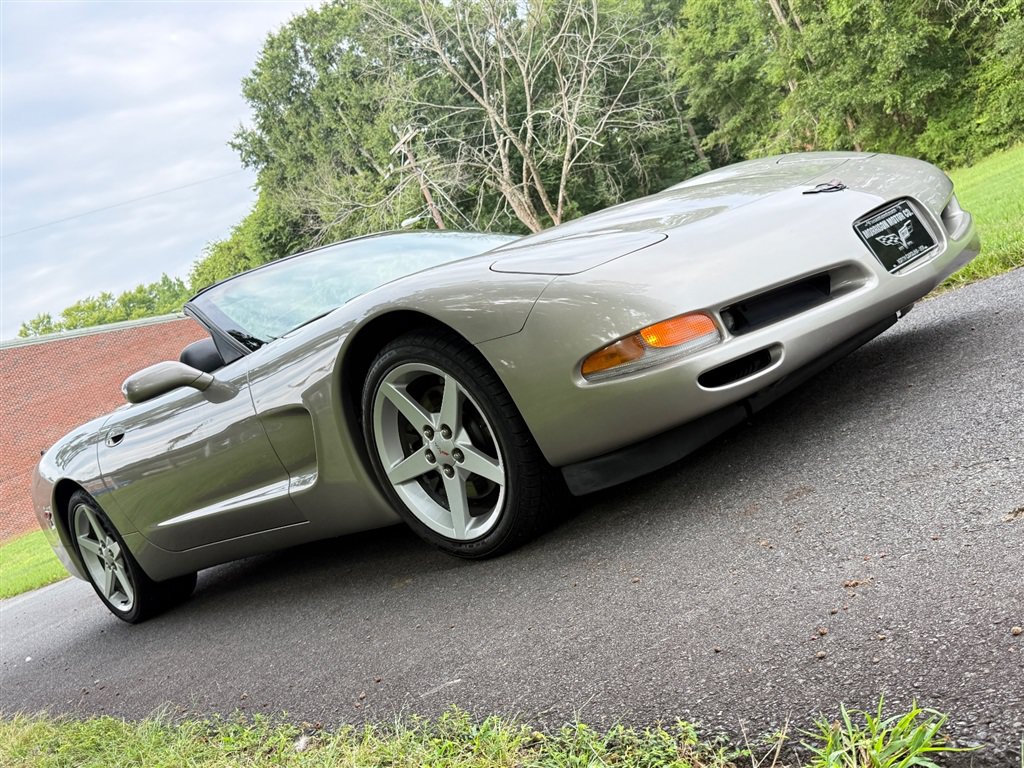 Used 1999 Chevrolet Corvette Convertible w/ Memory Pkg RWD image 29
