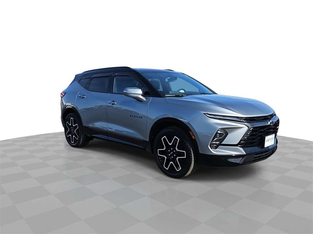Used 2024 Chevrolet Blazer RS w/ Enhanced Convenience Package image 2