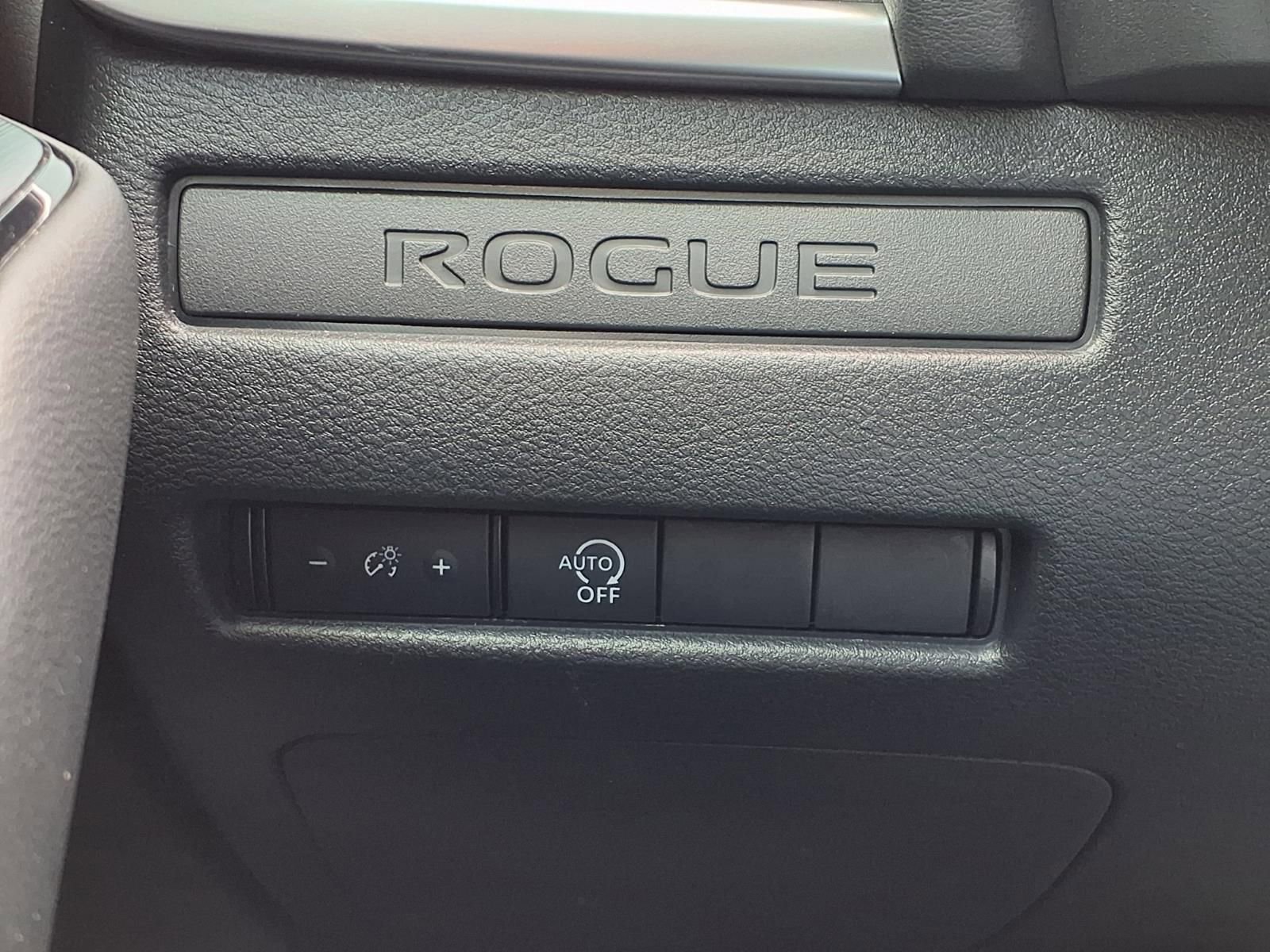 Used 2025 Nissan Rogue S image 26