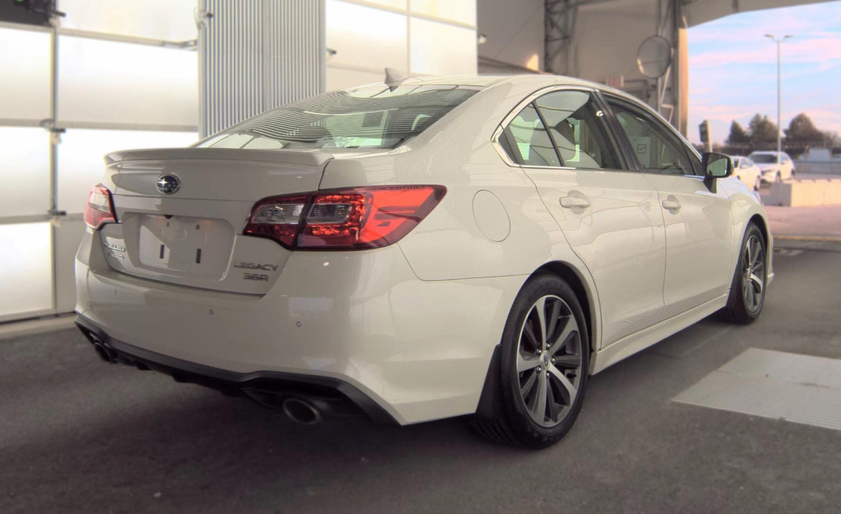 Used 2018 Subaru Legacy 3.6R Limited AWD/4WD image 3