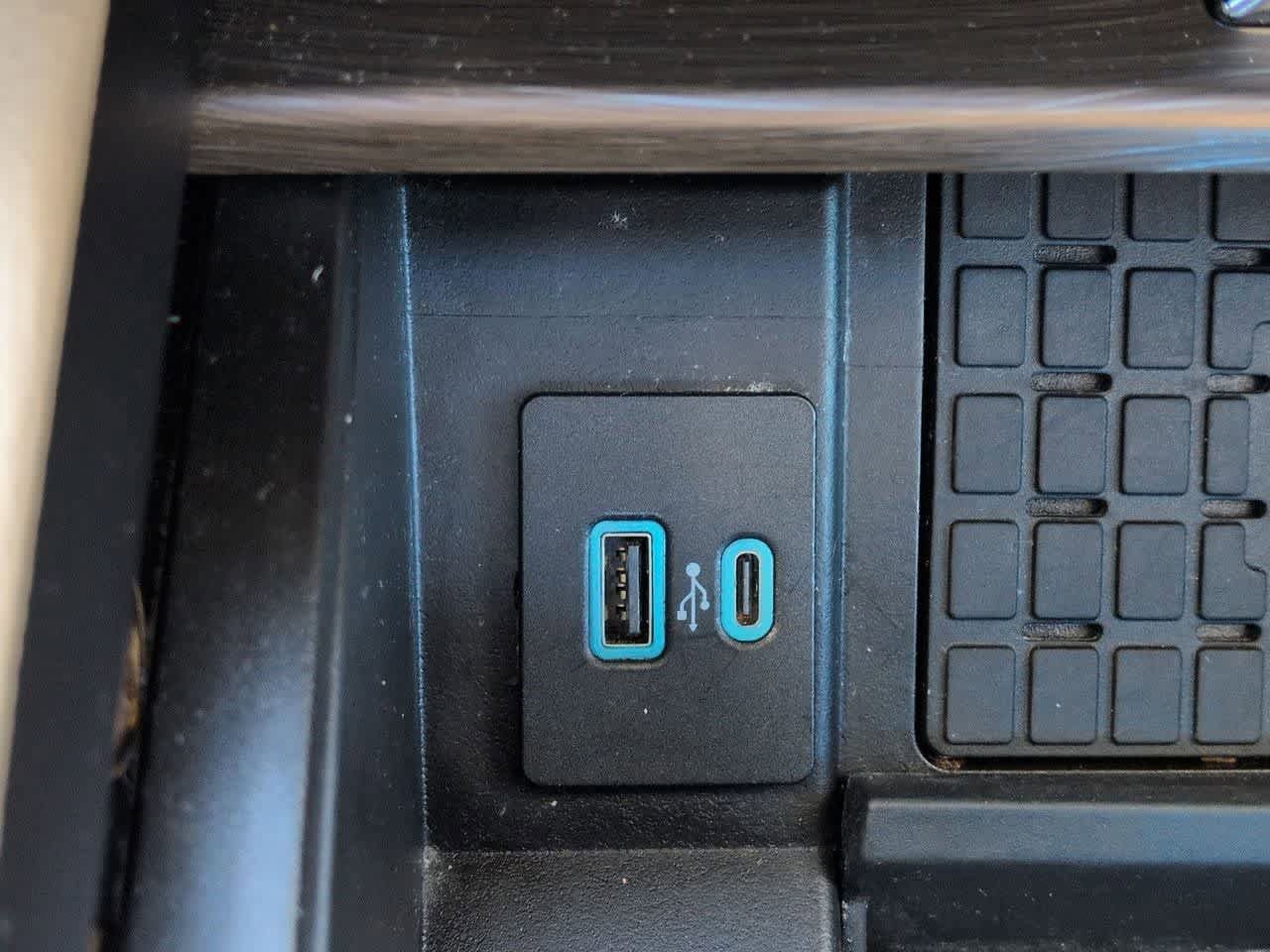 Used 2023 Ford Expedition Max Limited image 35