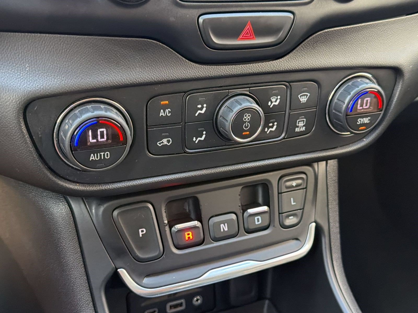 Used 2019 GMC Terrain Denali w/ Advanced Safety Package FWD image 17
