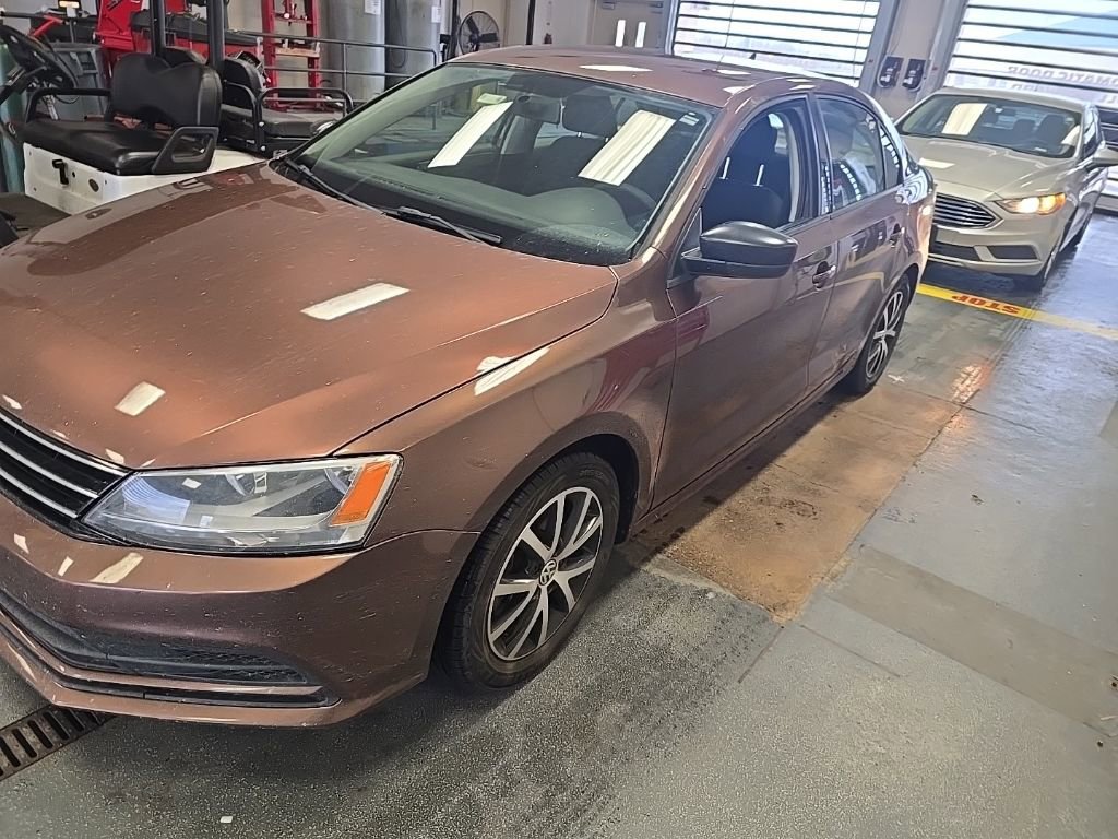Used 2016 Volkswagen Jetta SE image 2