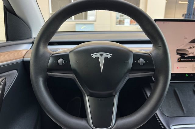 Used 2023 Tesla Model Y Long Range image 29