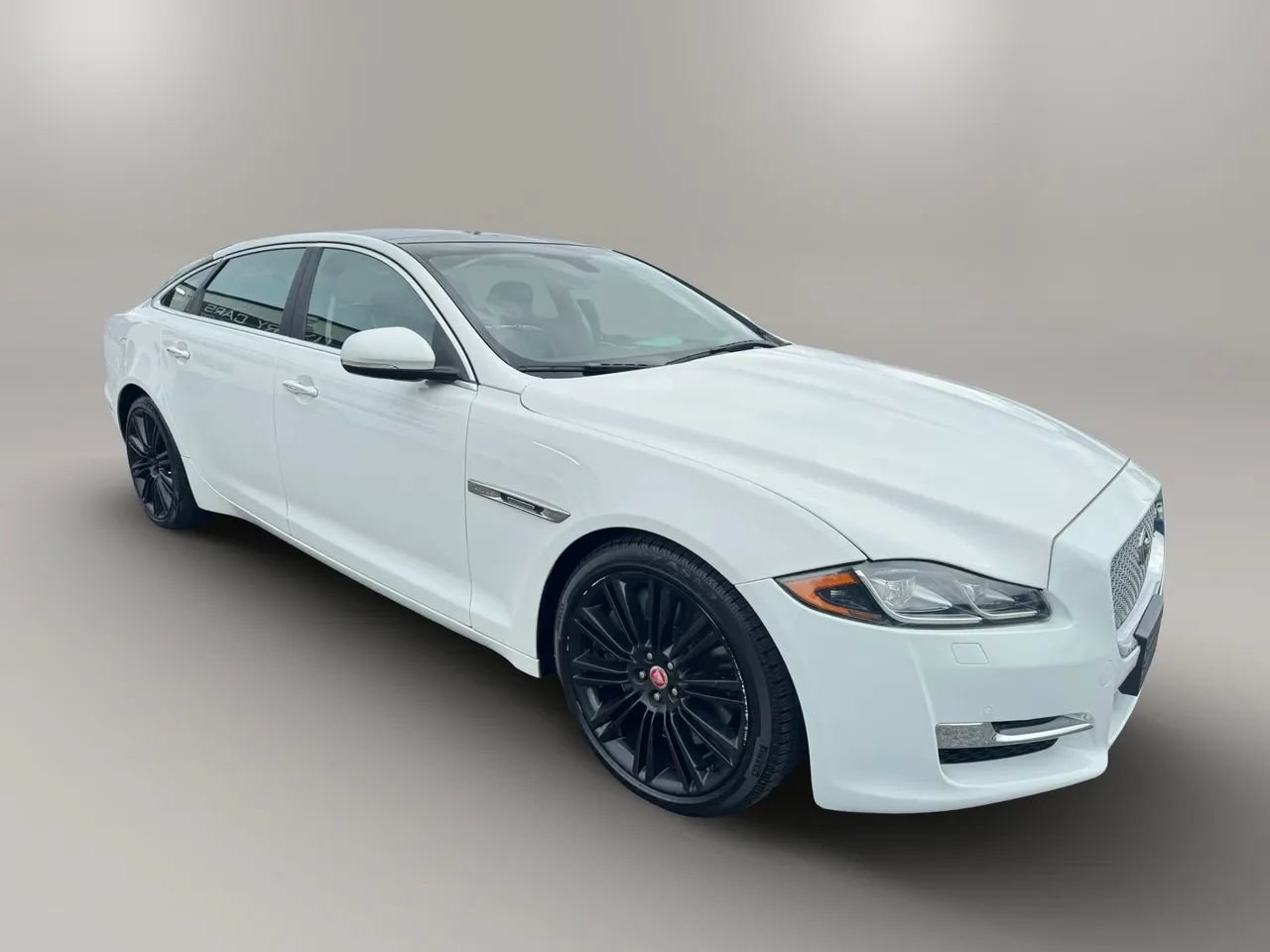 Used 2016 Jaguar XJ L Supercharged RWD image 6
