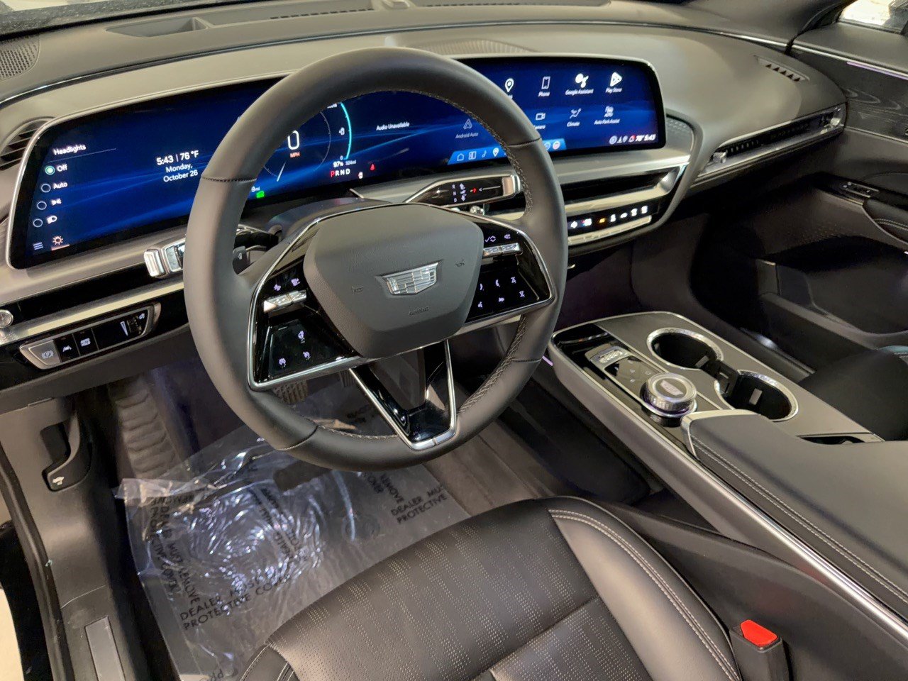 Used 2024 Cadillac Lyriq Luxury RWD image 4