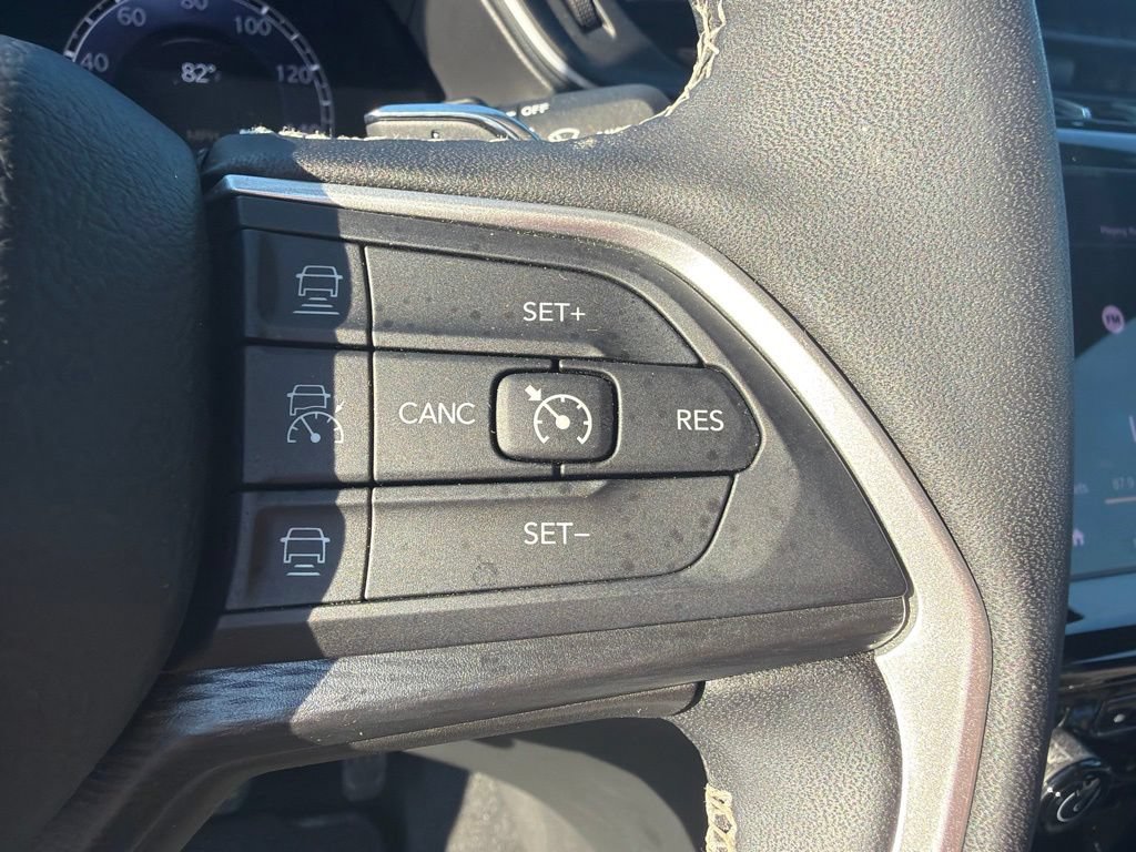 Used 2025 Jeep Grand Cherokee L Laredo AWD/4WD image 21