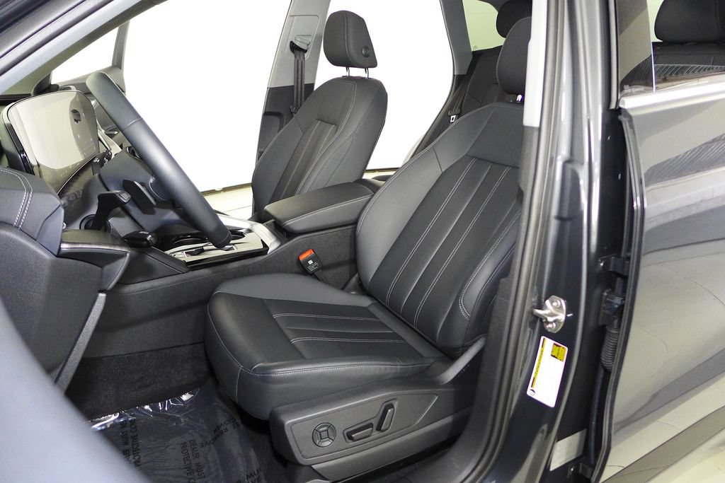 Used 2025 Audi Q5 Premium Plus w/ Premium Plus AWD/4WD image 22