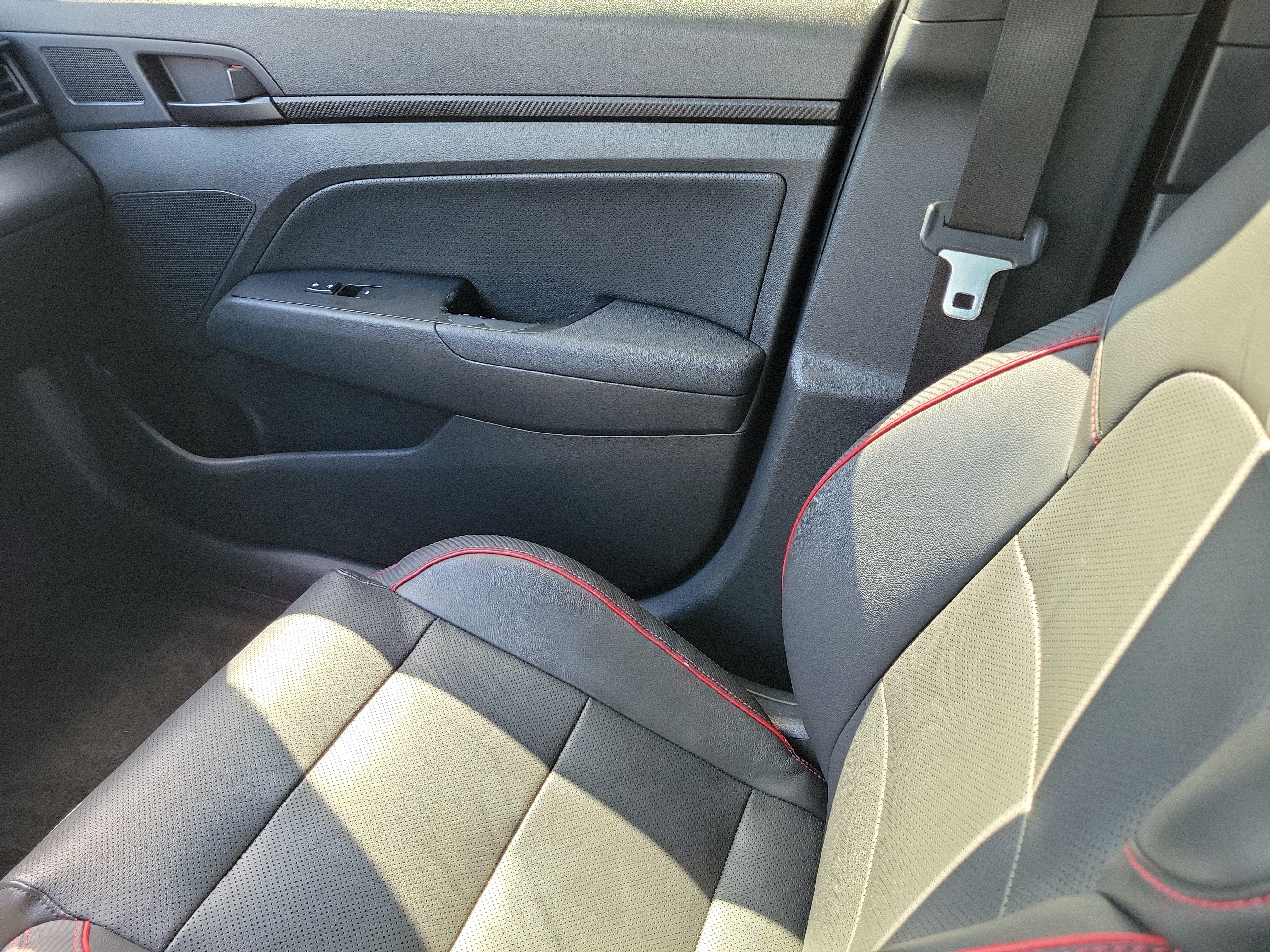Used 2020 Hyundai Elantra Sport w/ Cargo Package (C1) FWD image 17