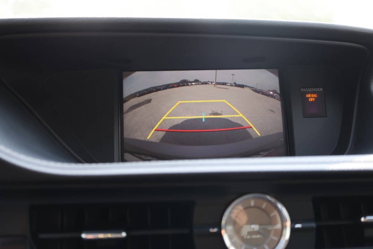 Used 2018 Lexus ES 300h w/ Navigation Package FWD image 22