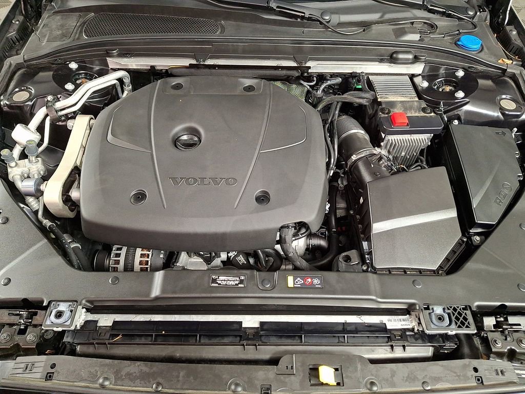 Used 2022 Volvo V60 T5 Cross Country w/ Advanced Package image 26