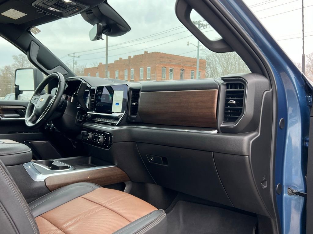 Used 2024 Chevrolet Silverado 3500 High Country w/ High Country Premium Package image 20