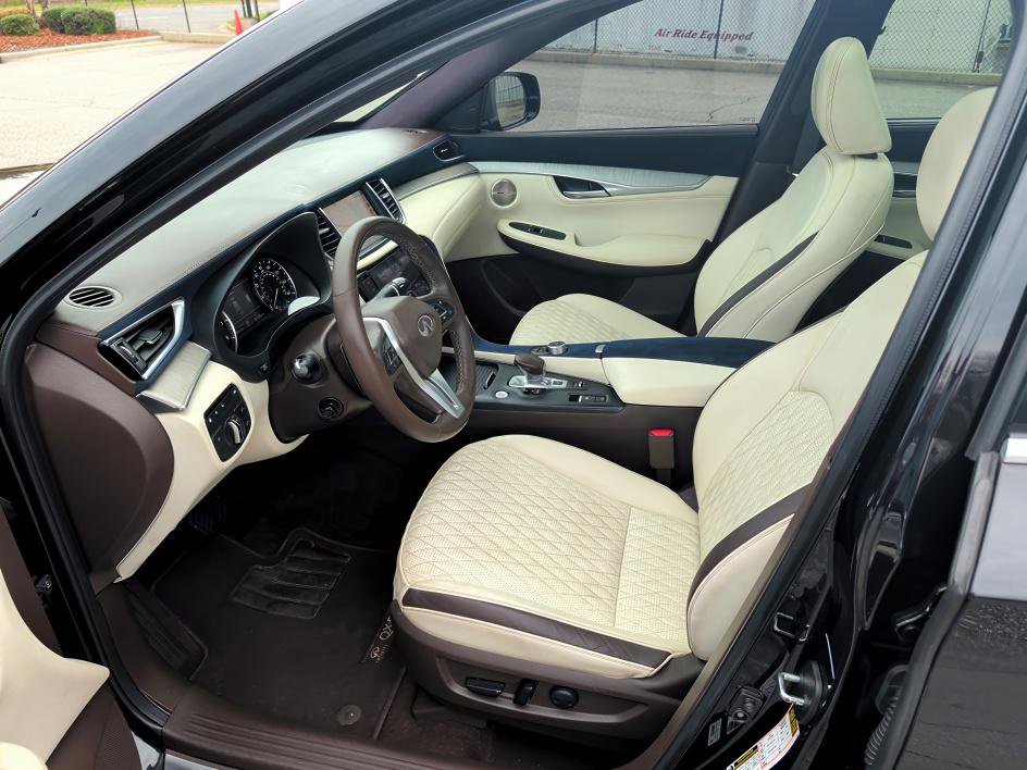 Used 2019 INFINITI QX50 Essential w/ Sensory Package image 8