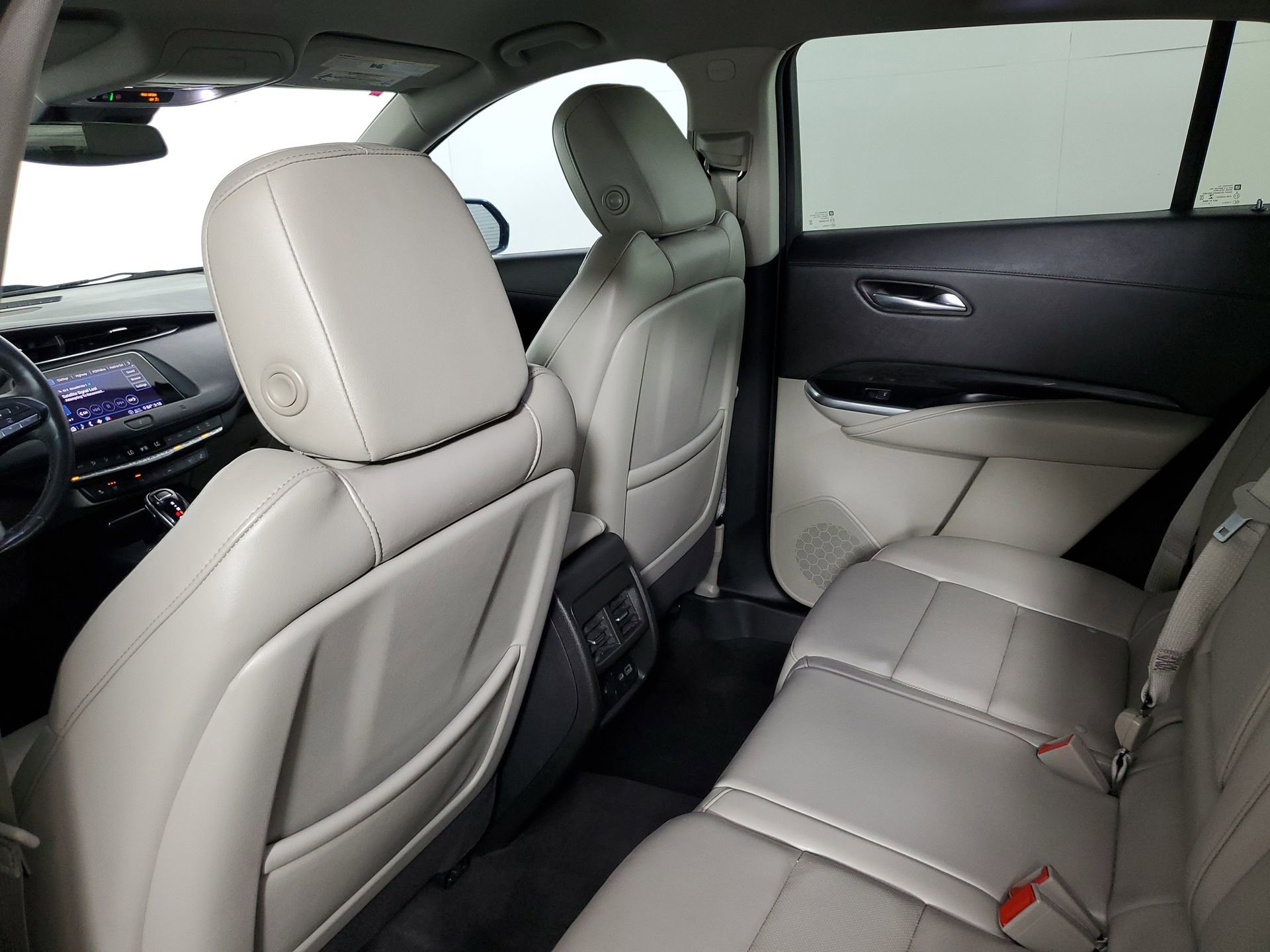 Used 2020 Cadillac XT4 Premium Luxury image 48