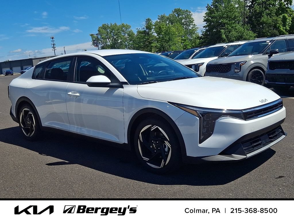 Certified 2025 Kia K4 GT-Line Turbo FWD image 3