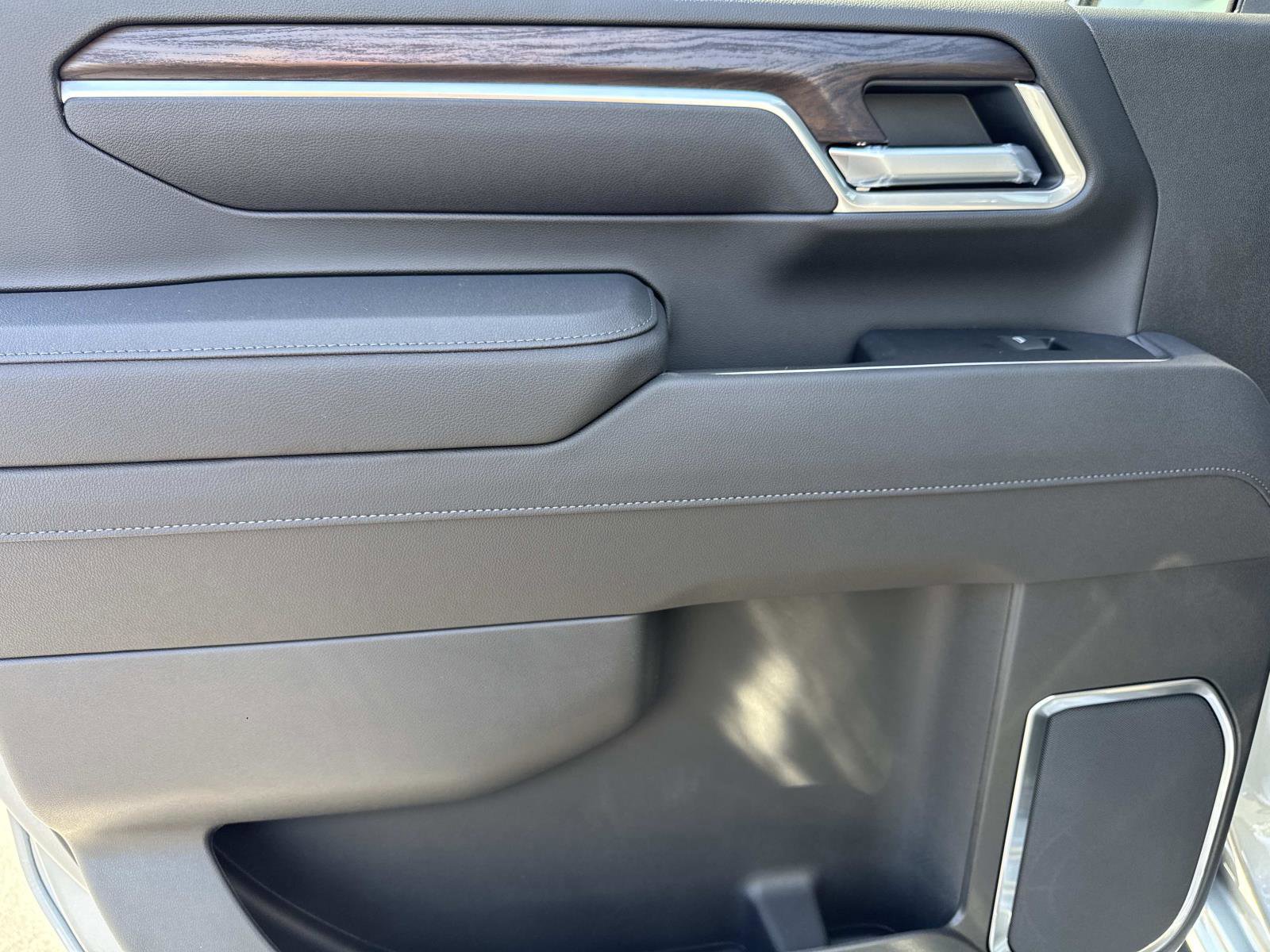 New 2026 GMC Sierra 2500 SLT w/ SLT Premium Package image 24