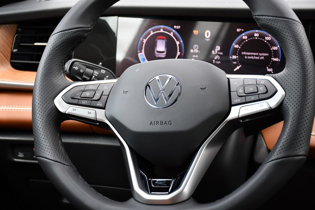 New 2026 Volkswagen Tiguan SEL R-Line AWD/4WD image 25
